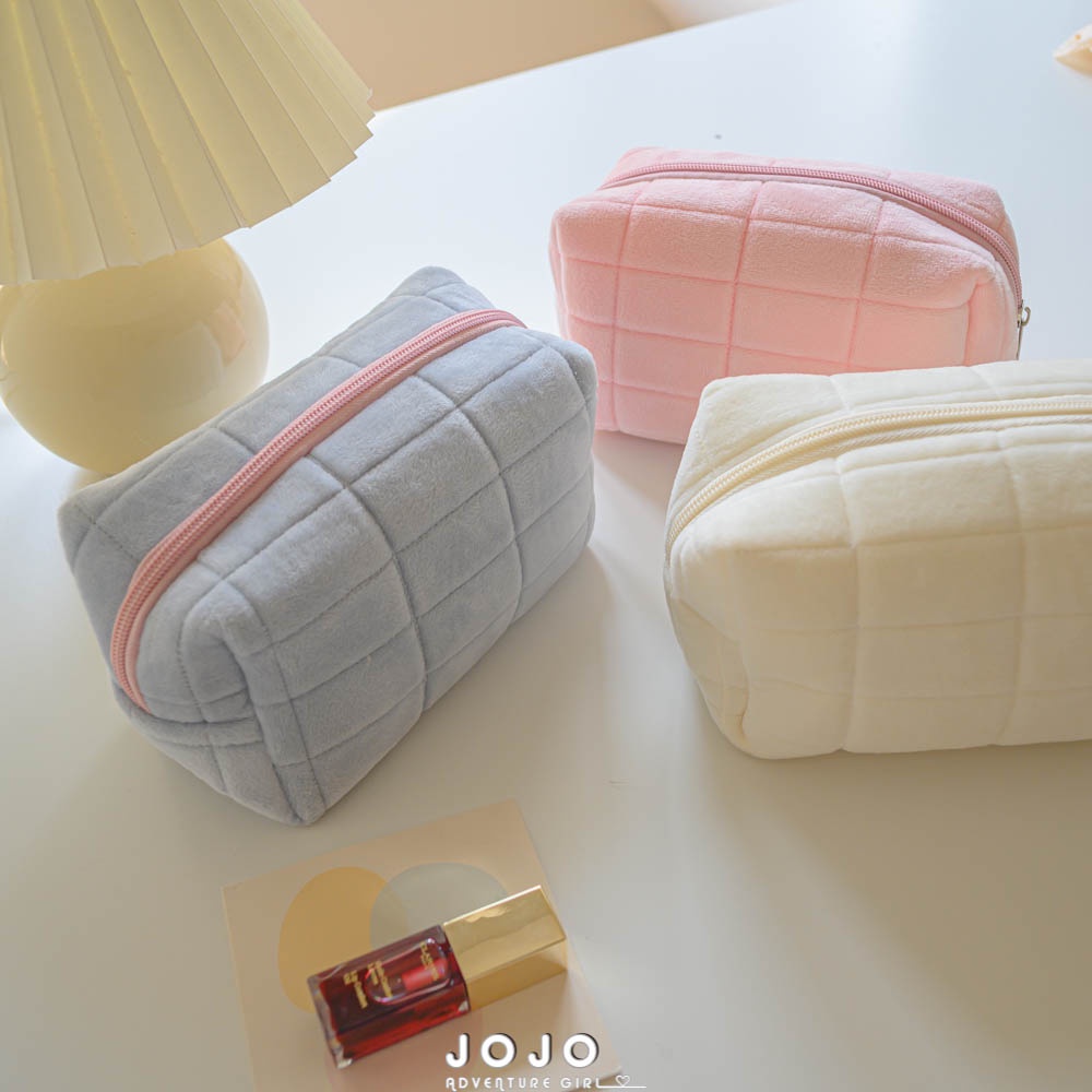 JOJO現貨⚡少女粉嫩枕頭包 萬用包 化妝包 筆袋 毛絨包 可愛化妝包 大容量化妝包 收納包