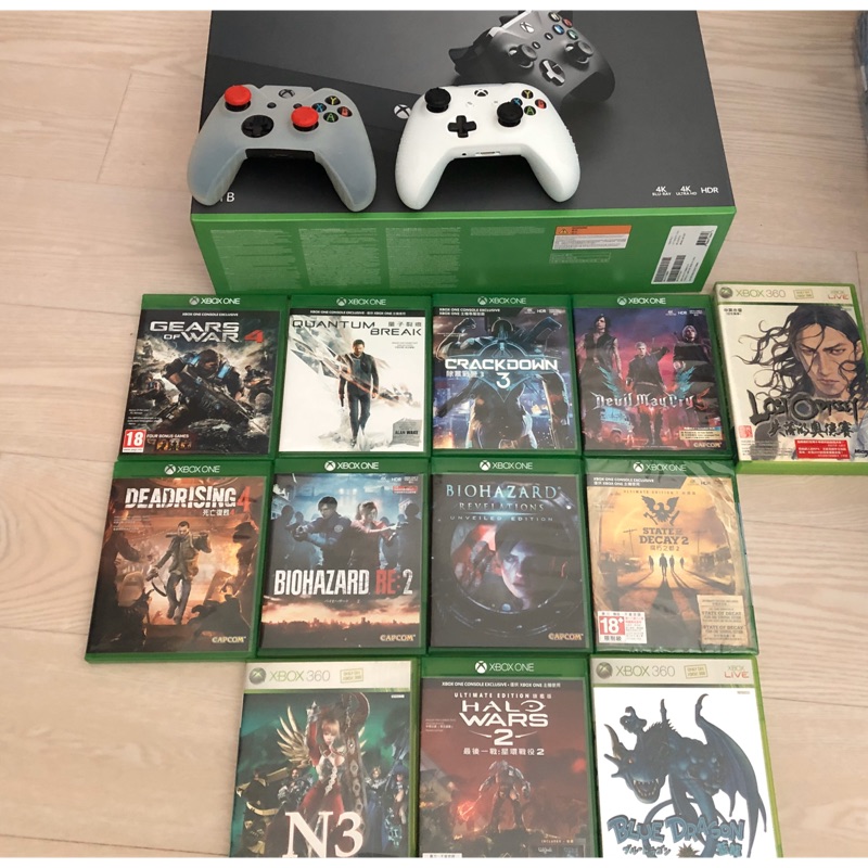 微軟XBOX ONE X台灣公司貨+兩支原廠手把+12片遊戲，手把內是原廠手把充電電池！