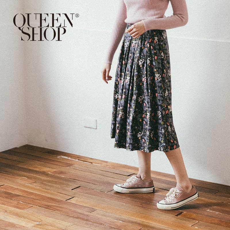 QUEENSHOP【03020472】滿版印花厚磨毛鬆緊A字長裙 兩色售＊現+預＊