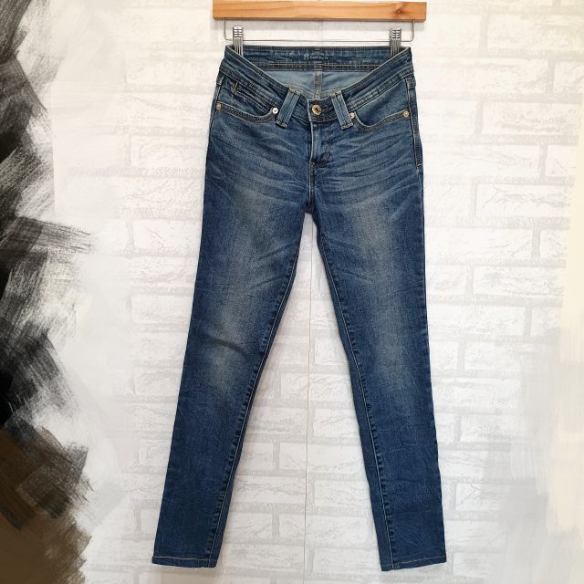 levis demi curve
