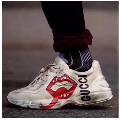 gucci rhyton with mouth print