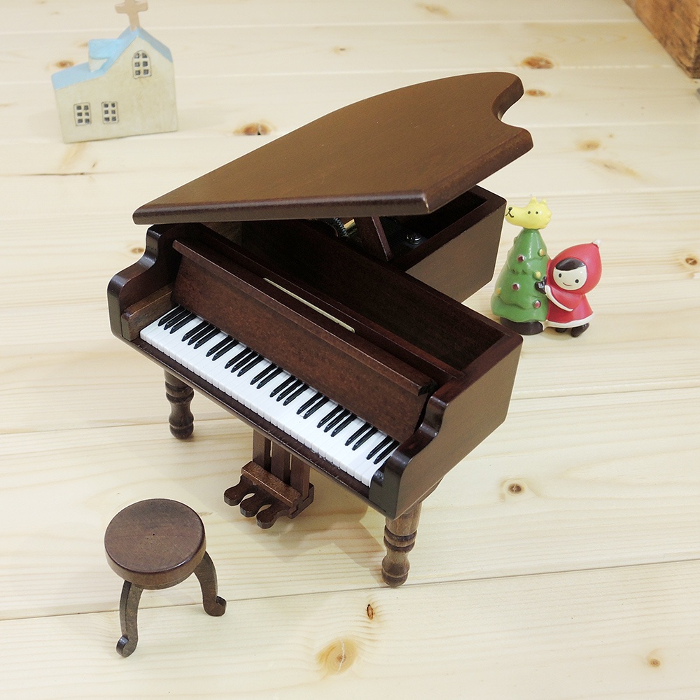 【哈比屋音樂盒】木製三角平台鋼琴音樂盒 植針式音樂機芯 小幸運
