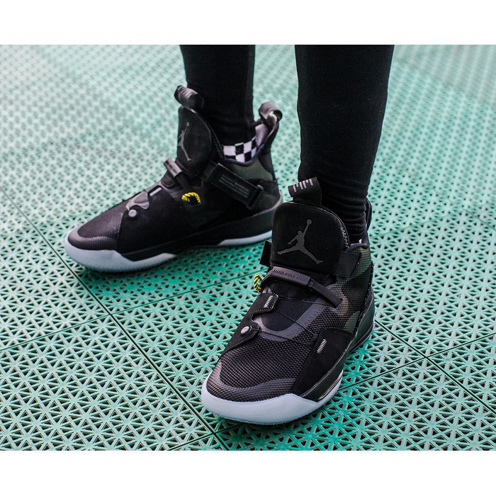utility blackout jordan 33