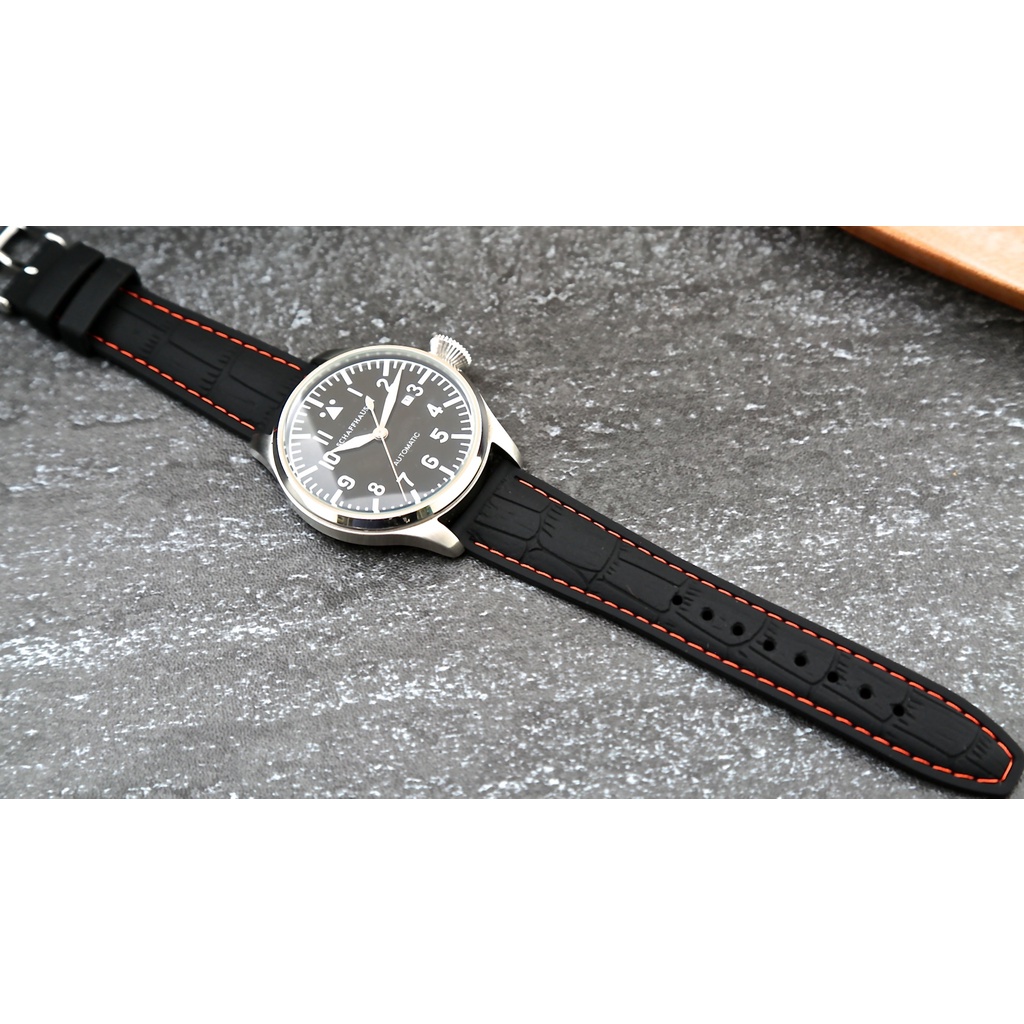 百搭最美型22mm收18mm高質感鱷魚皮紋超優手感矽膠錶帶（黑色＋橘色線）不鏽鋼錶扣