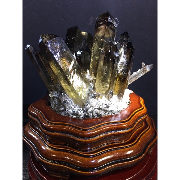 茶黃水晶簇晶體重470g含座高11公分寬13.7公分含訂製雙層底座