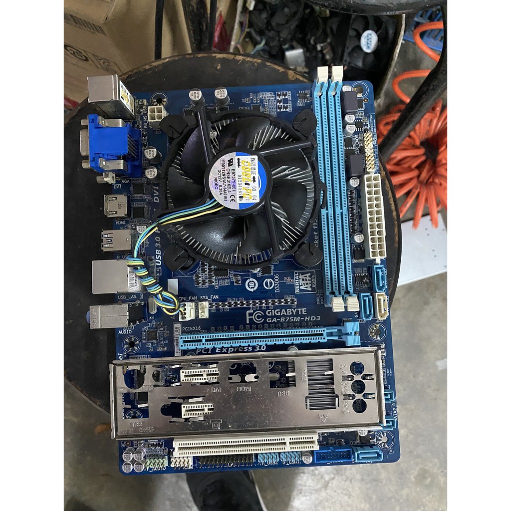 I5 2400 Ga B75m Hd3 附檔板風扇 蝦皮購物