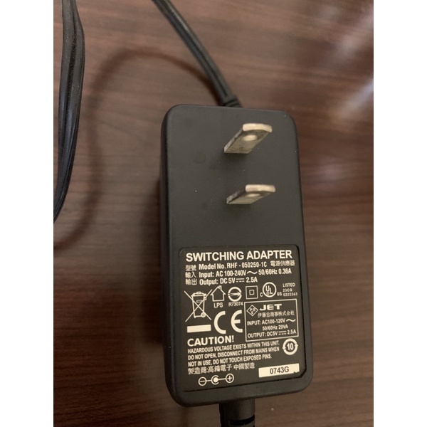 【雜貨店】二手 power adapter 3.5*1.35充電線 變壓器output:DC 5V/2.5A 6尺長
