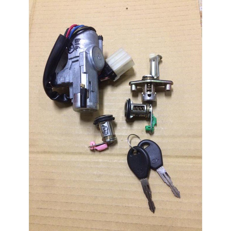 Tnsk Nissan Sentra B14 341 引擎鎖引擎主鎖全車鎖全台鎖含引擎開關車門鎖仁後箱鎖仁 蝦皮購物