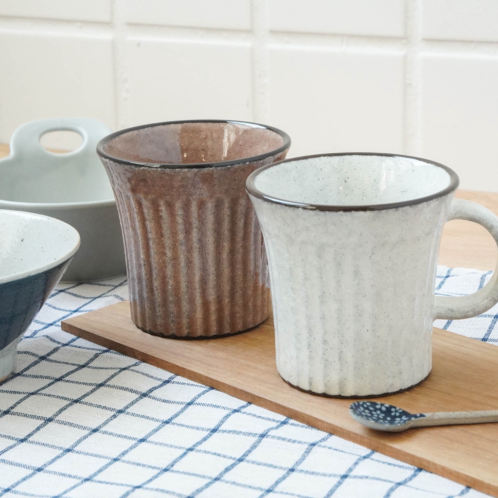 【現貨】日本直送 日本製 美濃燒陶瓷咖啡杯 | 白色 茶玫瑰 馬克杯 牛奶 水杯 茶杯 酒杯 陶器 廚房 艾樂屋
