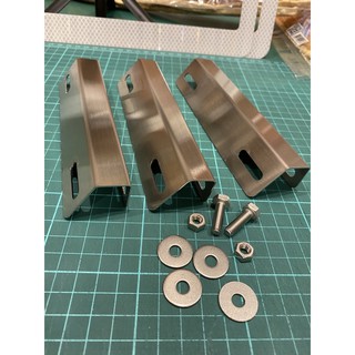 【現貨】304不鏽鋼製翹牌架 固定式翹牌翹牌架車牌架大牌架支架 45度角固定翹牌器不彎曲車牌隱藏式翹牌架通用耐用