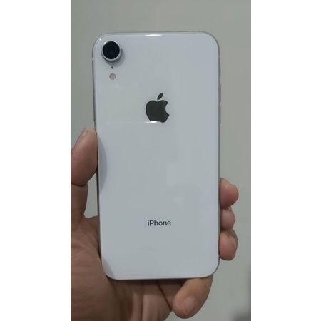 iPhone XR 64G 白色 外觀95成新（剛換新電池、沒維修及更換過其它零件）