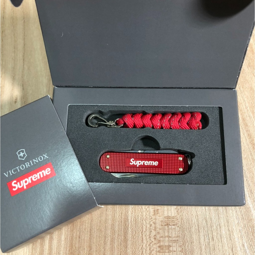 【二手美品近全新】Supreme X VICTORINOX 瑞士刀/保證正品/購於StockX已鑑定/紅/小刀/SS19