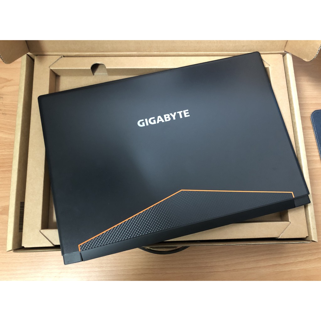 GIGABYTE AERO 15(i7-8750H) 15.6吋GTX1060 6G 512G+256G SSD