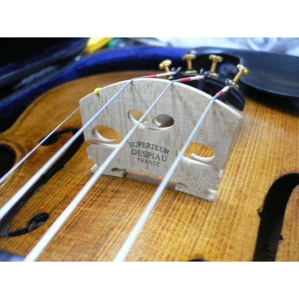 【筌曜樂器】台製 楓葉牌 #201 維音 仿古 手工小提琴 贈楓木肩墊(頂級雙眼配件) 提琴組 小提琴組 全尺寸供應