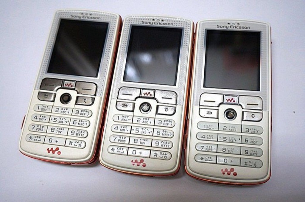 ☆手機寶藏點☆ Sony Ericsson W800i 《全新原廠旅充或萬用充+全新電池》 歡迎貨到付款 ZZ183
