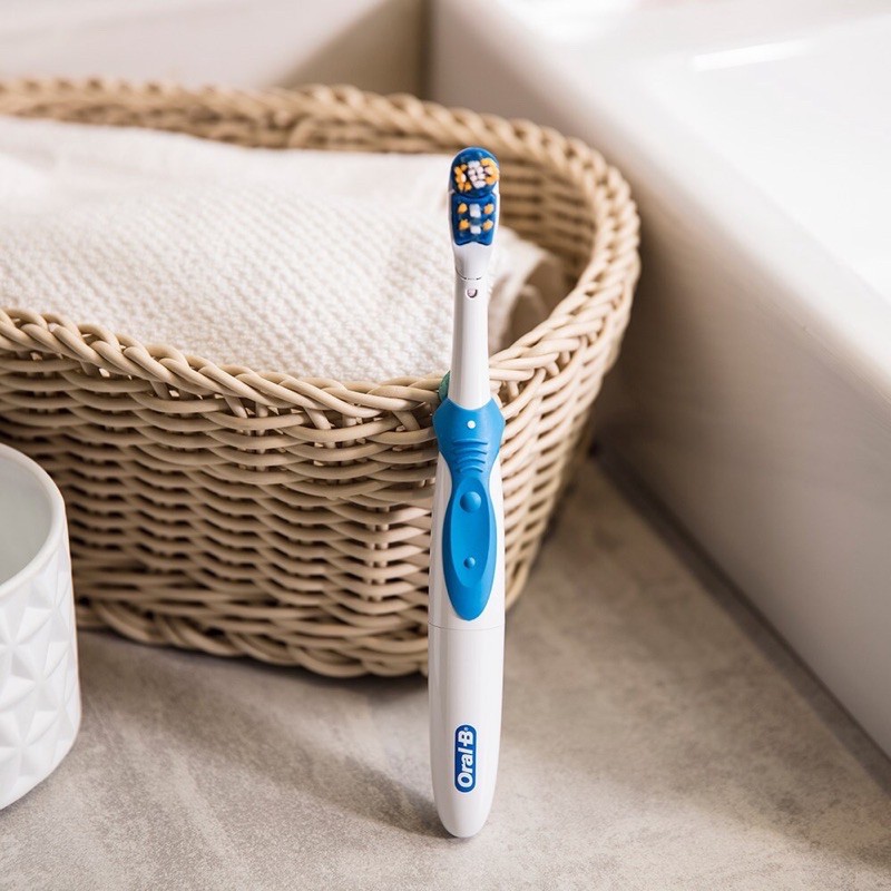 Oral-B 歐樂B 多動向雙向震動電動牙刷 全新