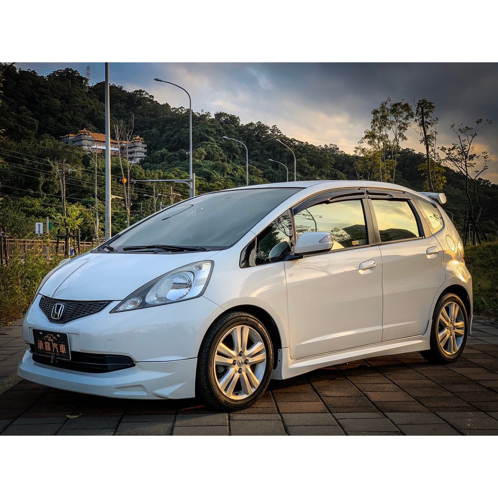 Fit 五門掀背小車車 蝦皮購物