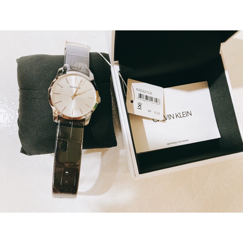 （含運）Calvin Klein CK銀錶盤黑色真皮錶帶石英錶 (K2G221C6)37mm 男錶