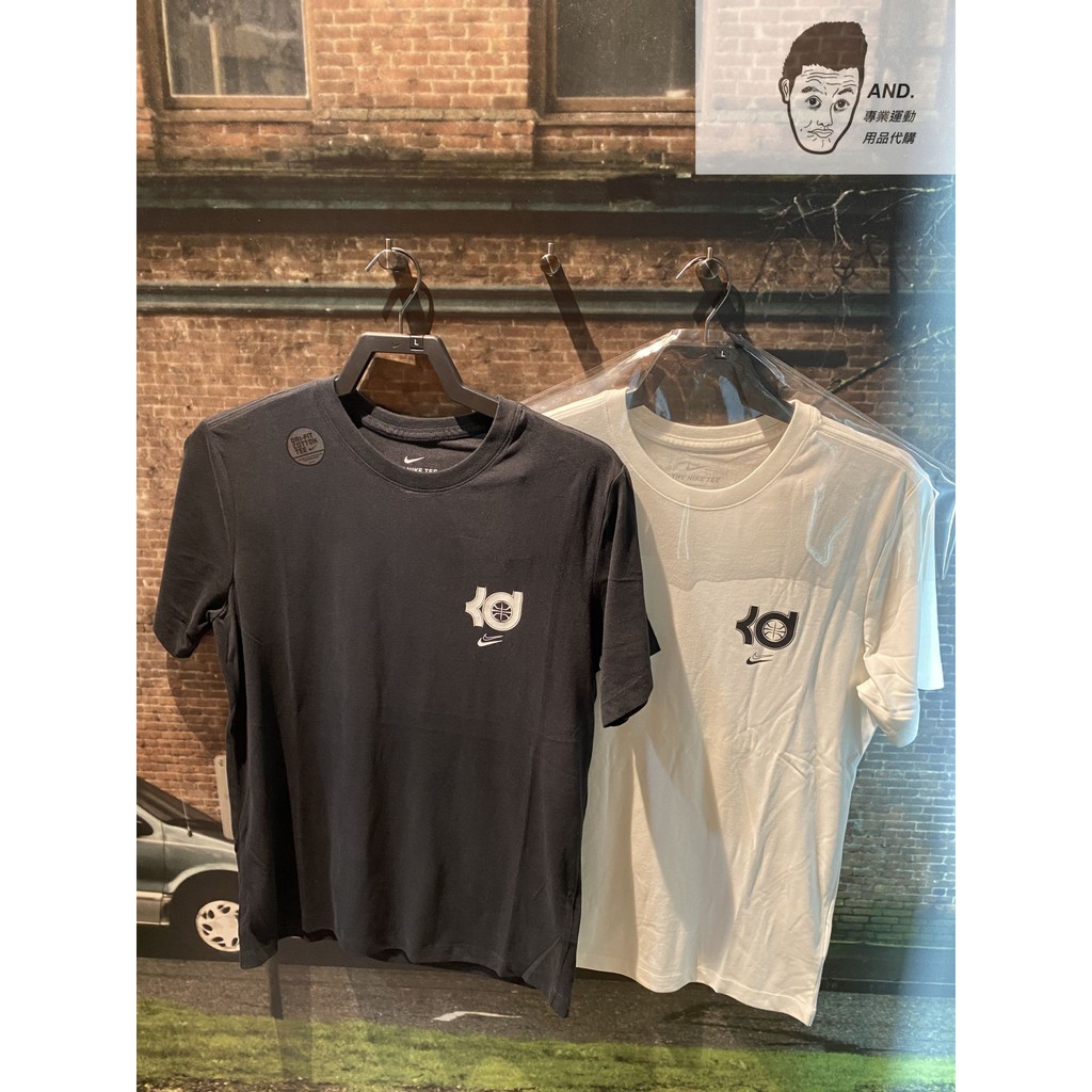【AND.】NIKE DRI-FIT KD LOGO 短袖 休閒 運動 男款 黑/白 DD0776-010/100奇