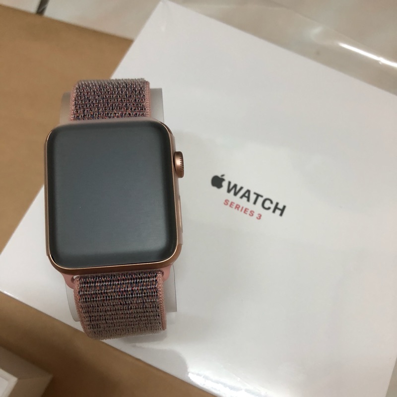 （已售）Apple Watch 3 LTE 42mm 金鋁 贈多樣物品