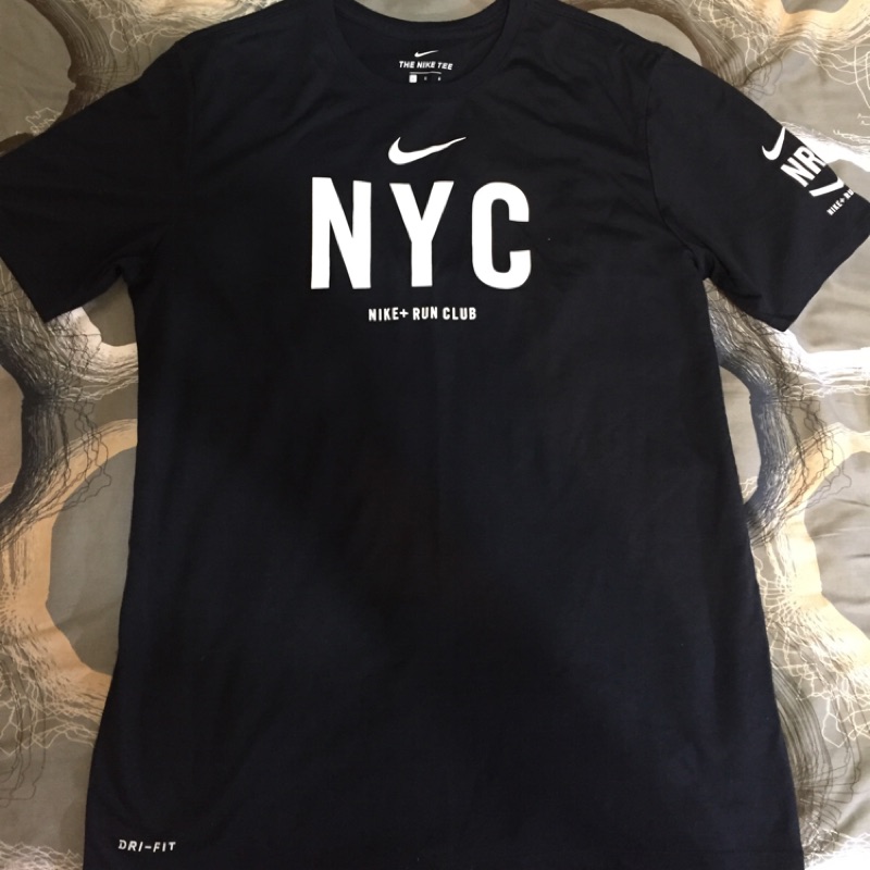 nike run club shirt