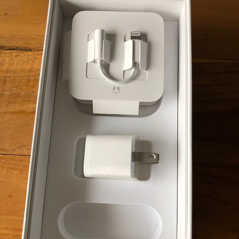 apple Lightning 3.5mm耳機轉接器 iphone原廠正版豆腐頭ㄧ組(全新）