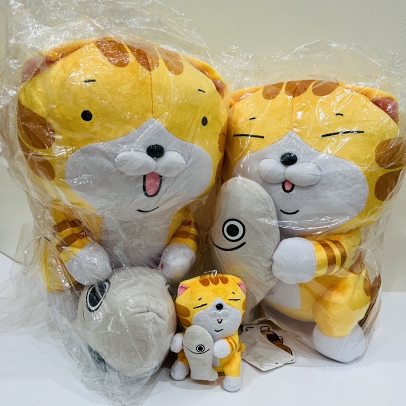 「娃娃」2隻一起賣 全新正版白爛貓30cm玩偶 抱魚+飆魚 贈小抱魚白爛貓