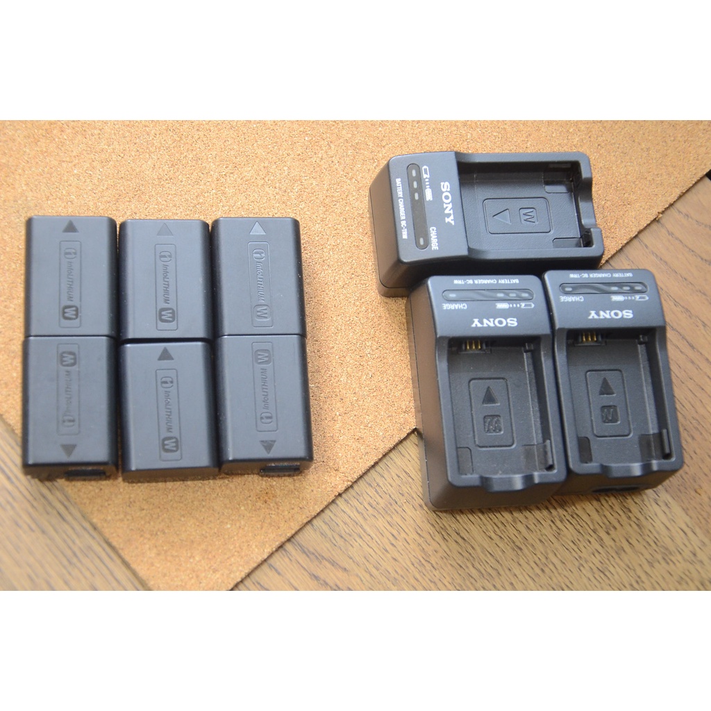 sony FW50 原廠充電器 二手  [ 新竹小吳 a72 a7r2 a7s2 電池 ]