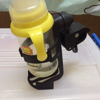奶瓶/水瓶固定架。嬰兒車、腳踏車都可以使用