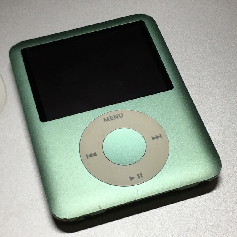 Apple iPod nano3 8g 功能正常，外觀9成新。
