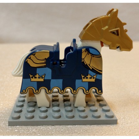 LEGO 樂高 城堡系列 CASTLE 皇冠 白馬 (全套含馬盔及馬袍)