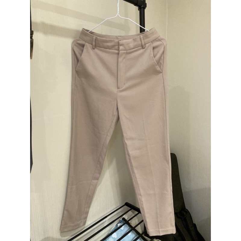GU藕粉色氣質西裝褲