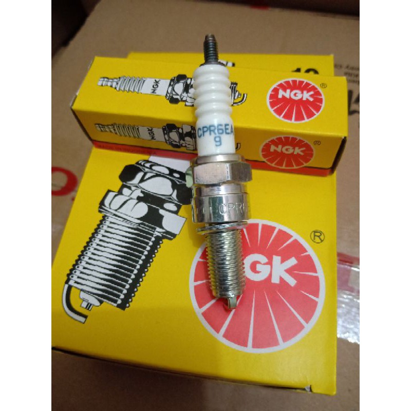 NGK CPR6EA 火花塞。每件