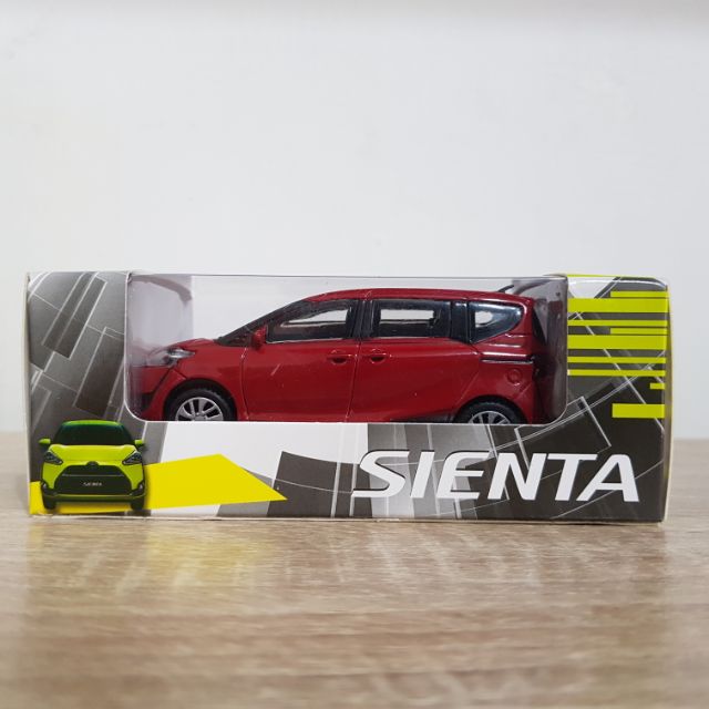 Toyota SIENTA LED 1/43 迴力車 模型車 紅（五月天代言）