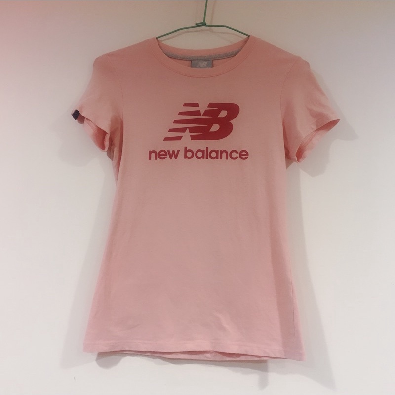 New balance粉色T恤 T-shirt