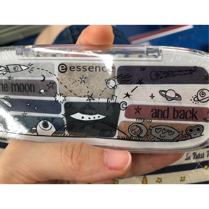 Essence艾森絲少女眼影彩盤