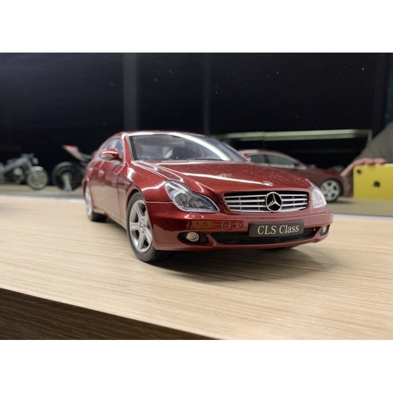 (缺鏡面) Kyosho 1:18 1/18 benz CLS 500