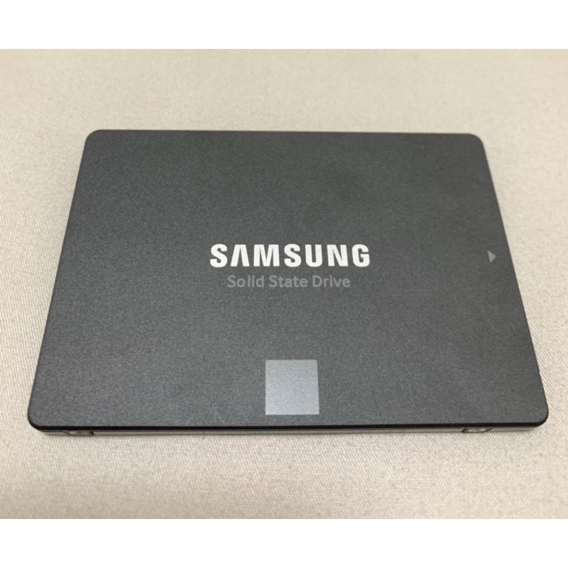 二手良品 SAMSUNG 三星 870 EVO 500G 2.5吋 SATAIII 固態硬碟 MZ-77E500BW
