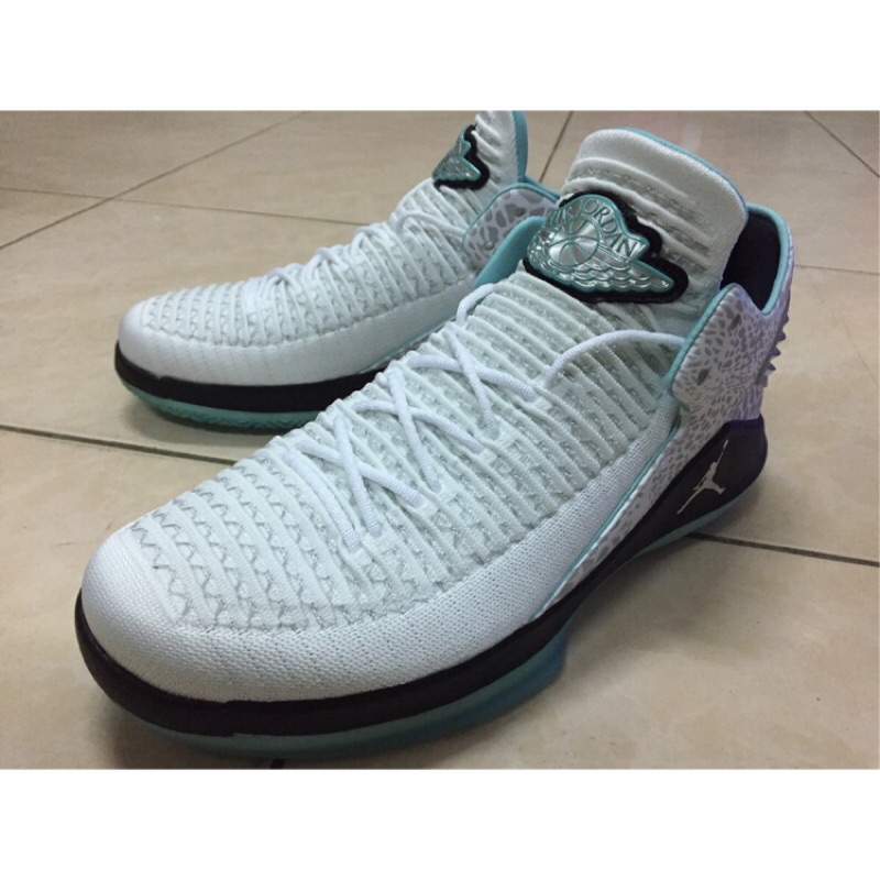 Jordan 32 low 白 湖水綠 郭艾倫