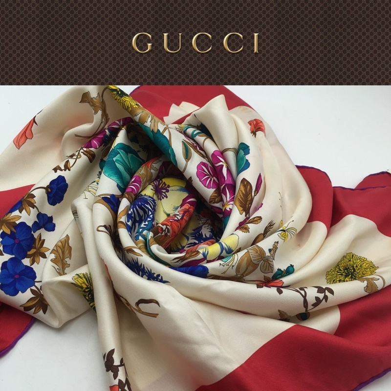 （@toy560413限定下標）二手真品 GUCCI 絲巾 披巾 花紋 86*86 U436