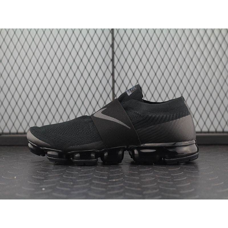 black laceless nike