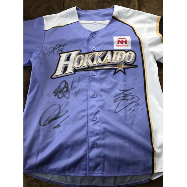 記得小舖 日本職棒npb 日本火腿隊岡大海中田翔大谷翔平親筆簽名球衣全新未洗如圖台灣現貨 蝦皮購物