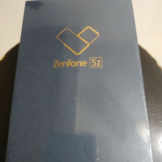 ASUS Zenfone 5z 6G/128G ZS620KL 全新未拆 免運費 台北可面交 銀色 誠可議