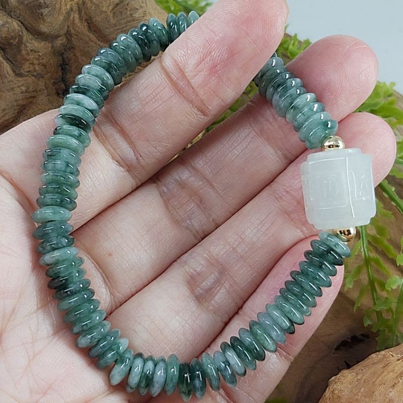 本翡翠 k18高氷藍水兎チャーム ショッピングオンラインストア laverite.mg