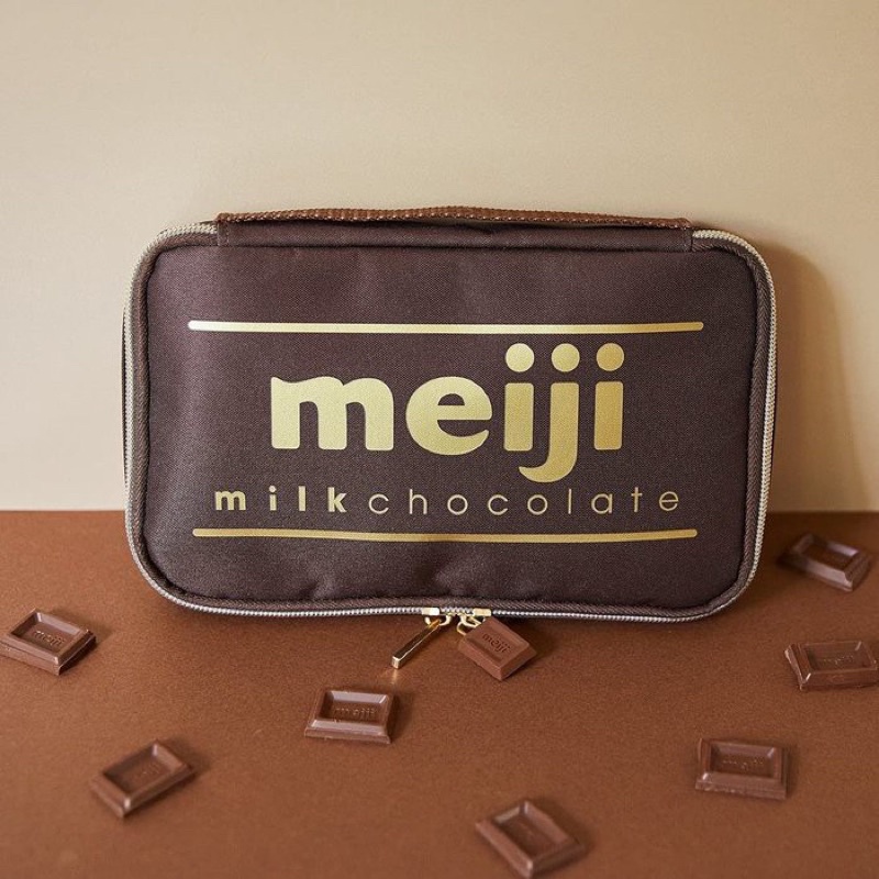 現貨免運🇯🇵日雜附錄 Meiji 明治 牛奶巧克力 造型 收納包 筆袋 收納袋 化妝包 旅行包 小物包 3c包 萬用包