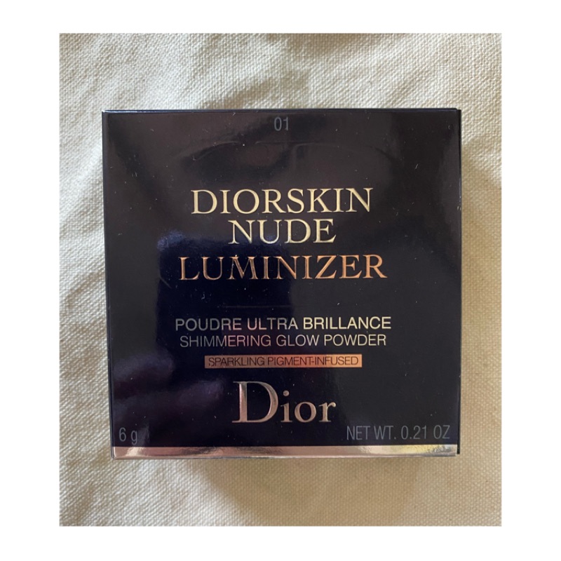 Dior 打亮 迪奧輕透光燦礦物蜜粉餅 #01