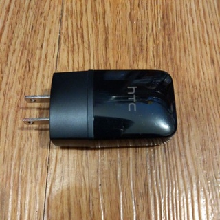 歡迎面交 中古 HTC 變壓器 旅充 5V 1.5A 線材請自備