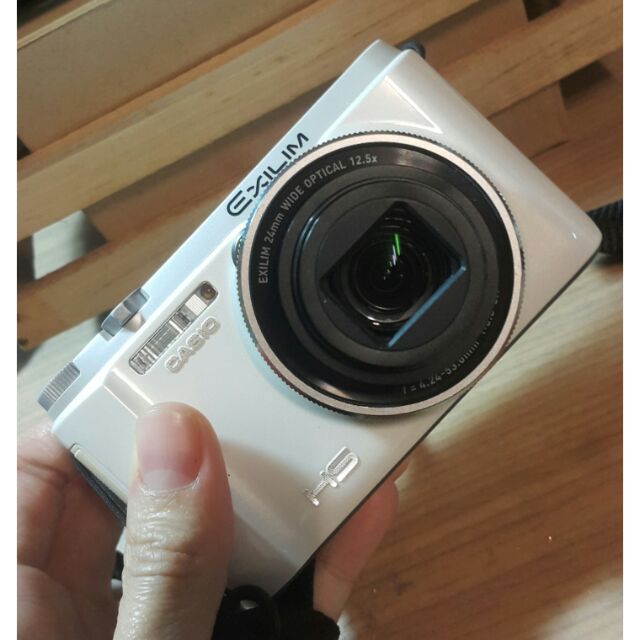 CASIO美肌相機 翻轉相機 ZR1500 二手 正常使用痕跡 機況良好 送16gwifi記憶卡