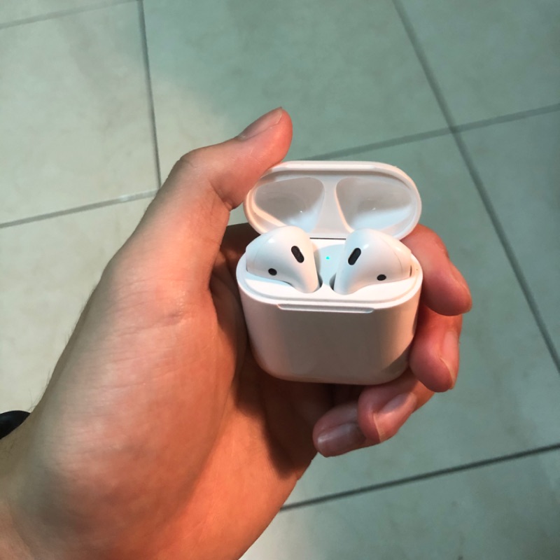 Airpods 便宜賣 電池續航有點低則出售