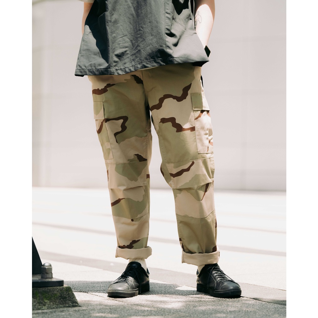 【 WEARCOME 】ROTHCO BDU CARGO PANTS 斜紋布料 六口袋 沙漠迷彩 軍褲